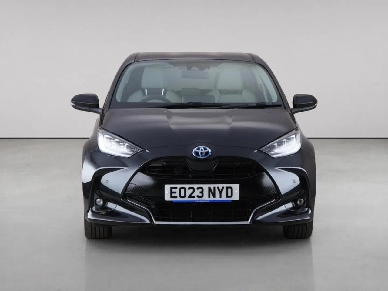 Toyota Yaris thumbnail Front