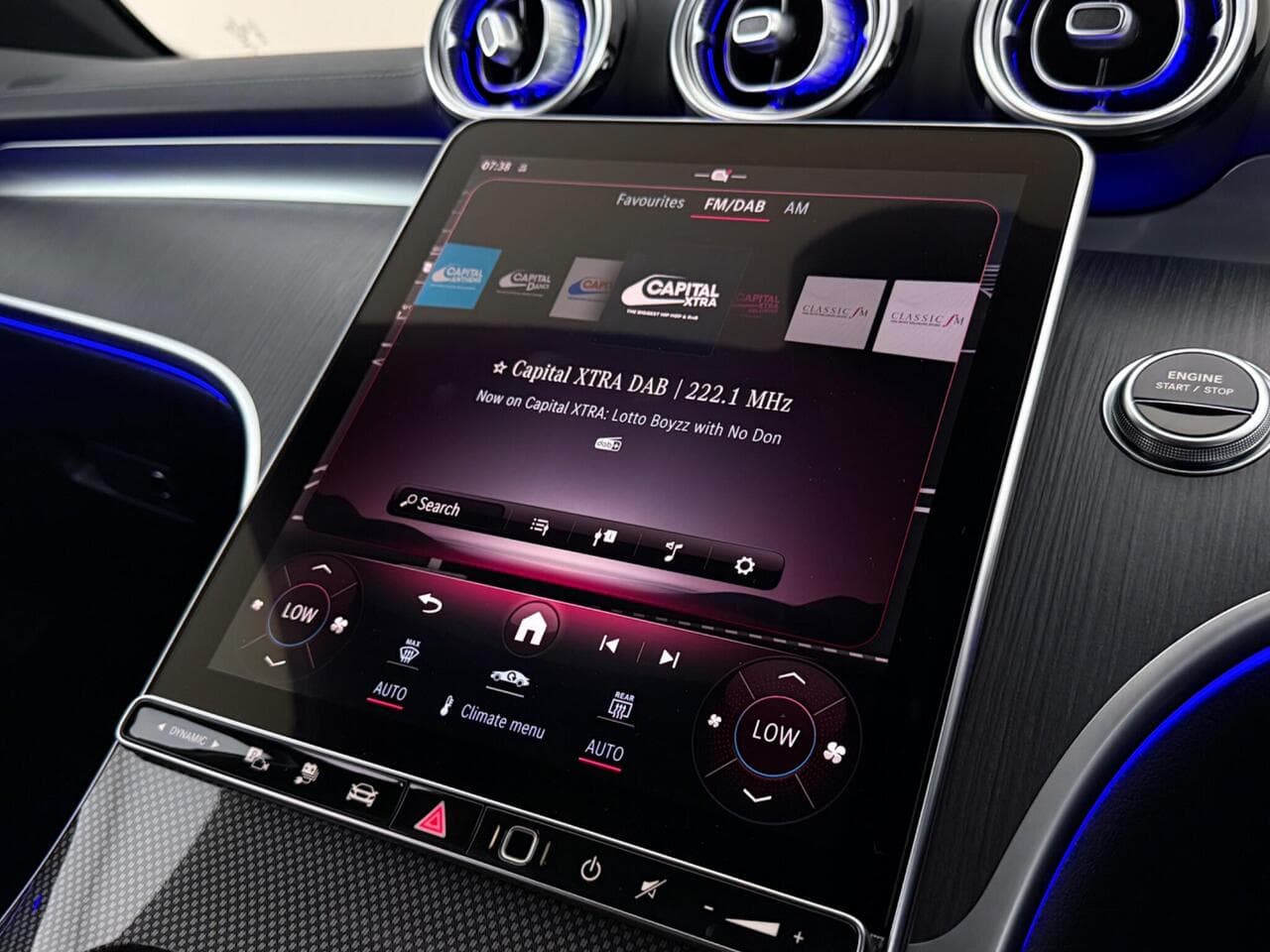 Mercedes-Benz C Class thumbnail Infotainment System