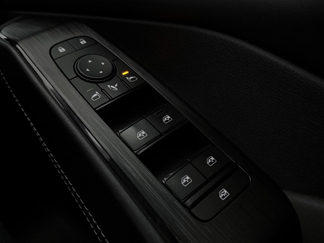 Nissan Qashqai thumbnail Misc Controls