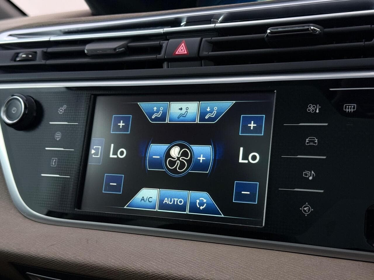 Citroen Grand C4 Picasso thumbnail Infotainment System