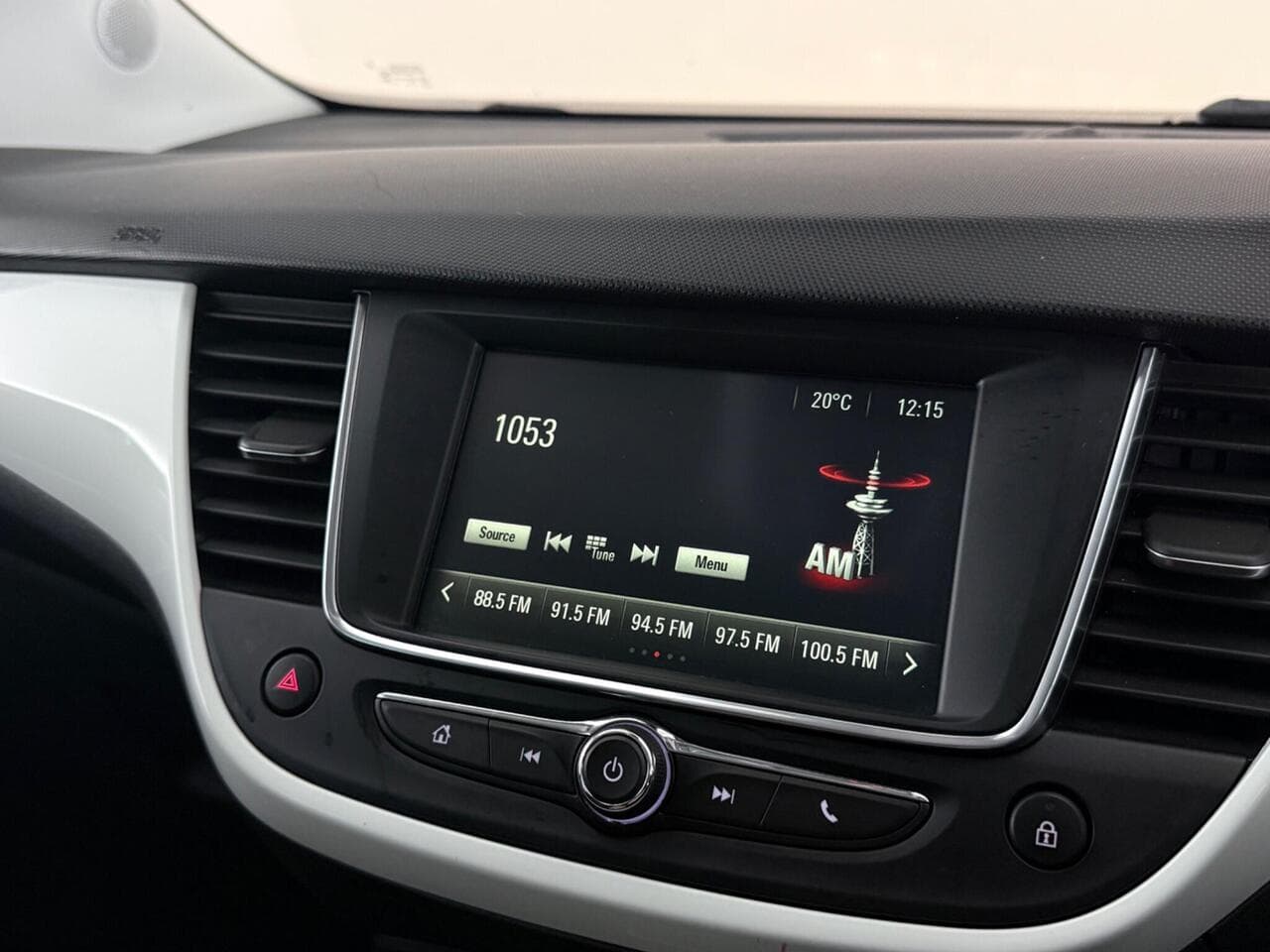 Vauxhall Crossland X thumbnail Infotainment System