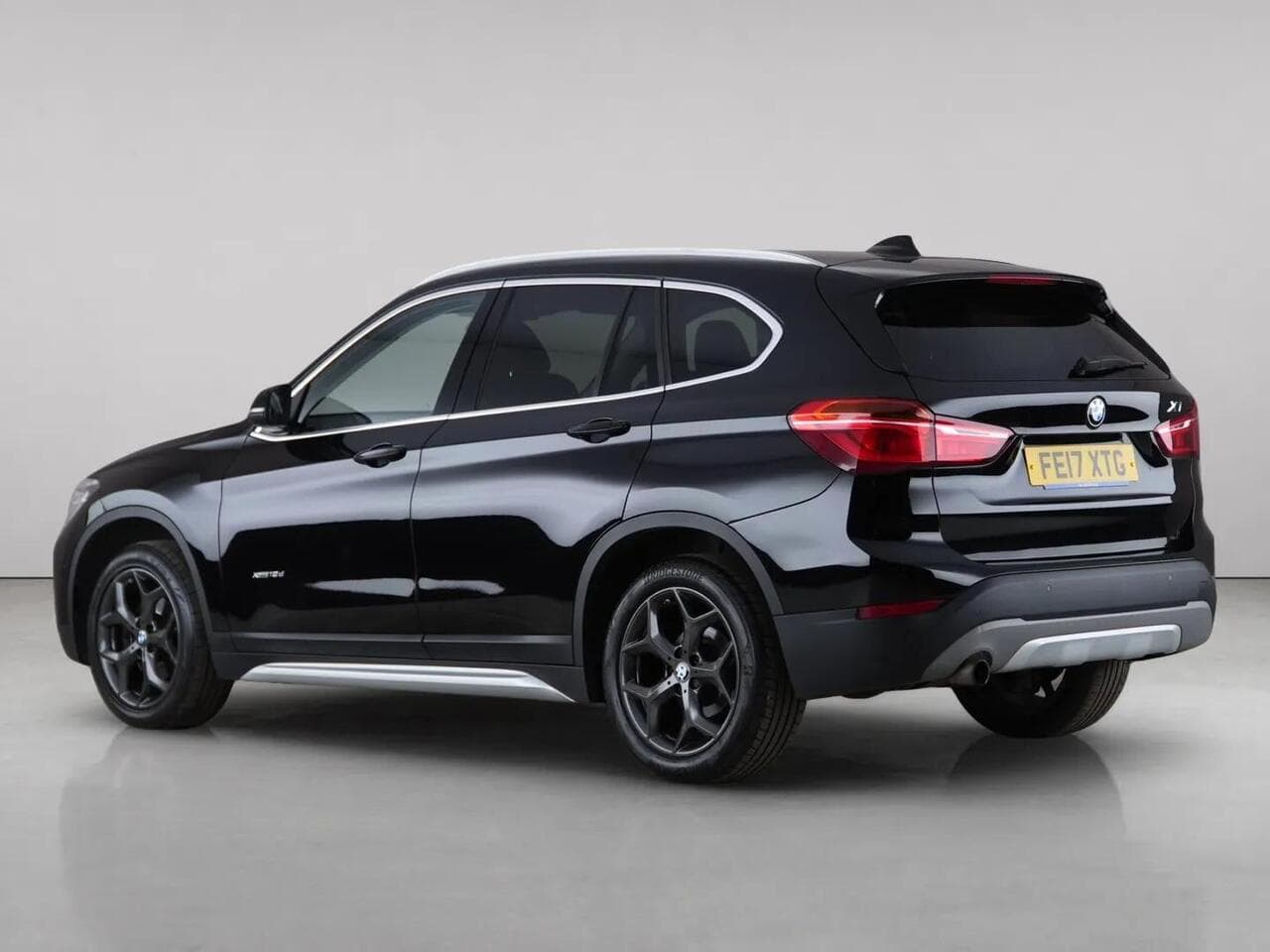 BMW X1 thumbnail Rear Left