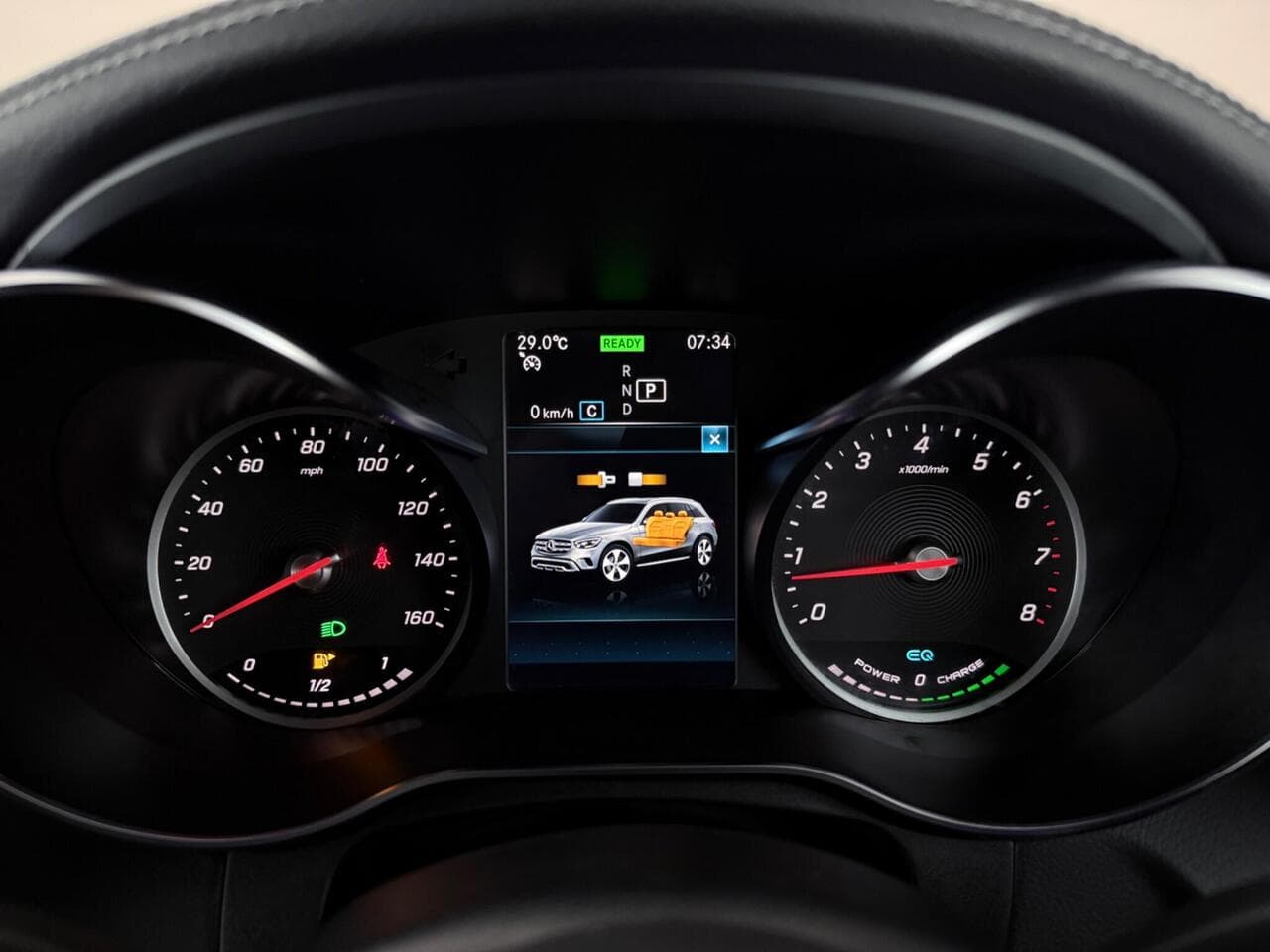 Mercedes-Benz GLC thumbnail Driver Instruments