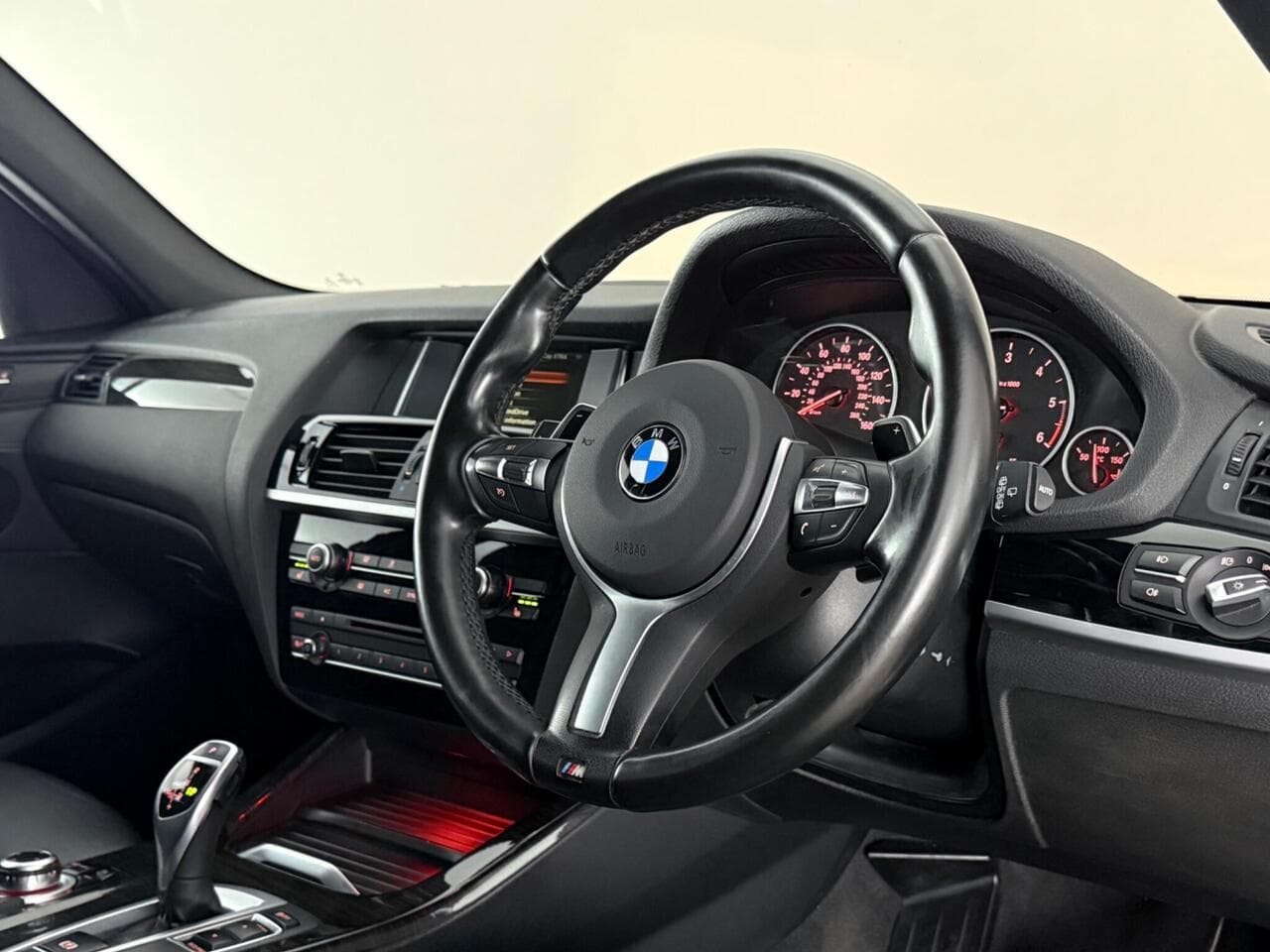 BMW X3 thumbnail Interior Front