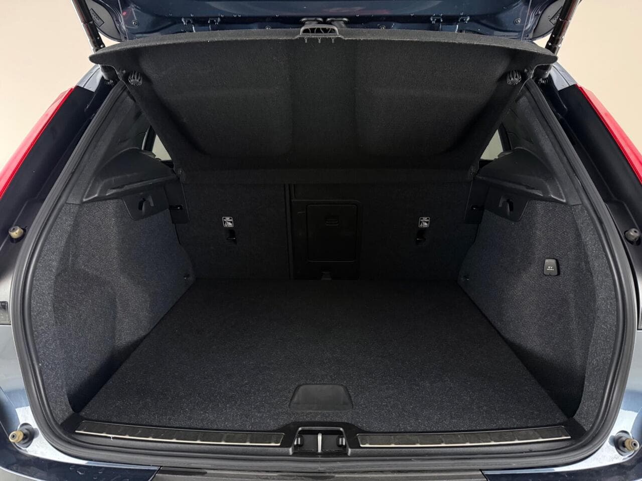 Volvo XC40 thumbnail Boot