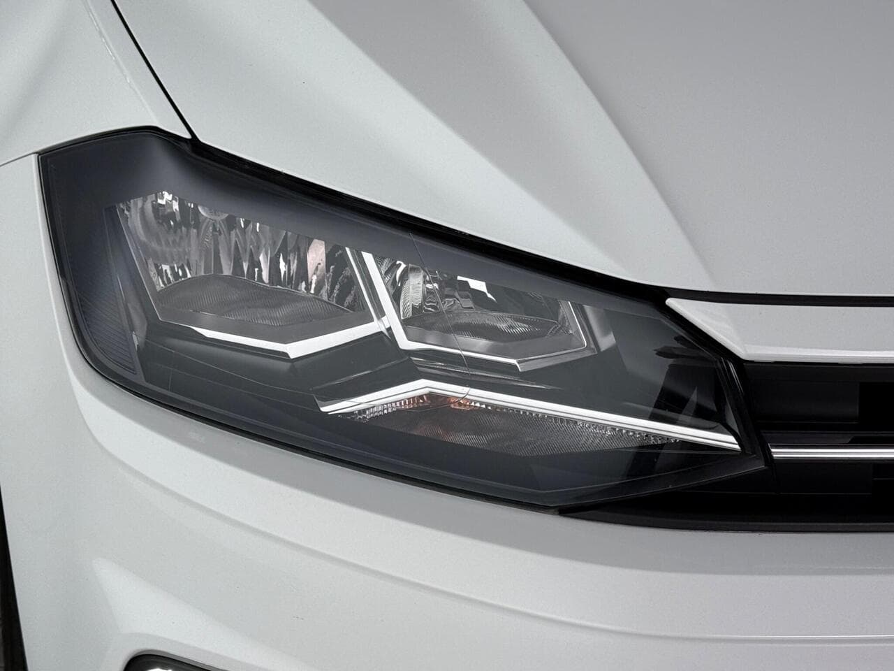 Volkswagen Polo thumbnail Lights Front