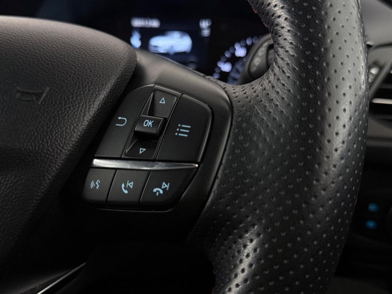 Ford Focus thumbnail Misc Controls