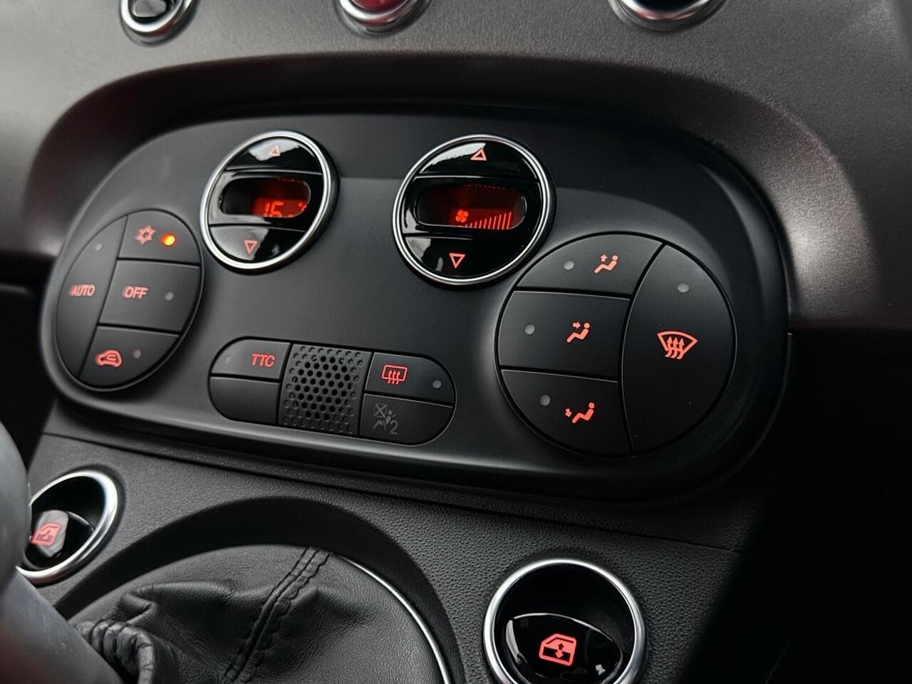 Abarth 595 thumbnail Interior Front