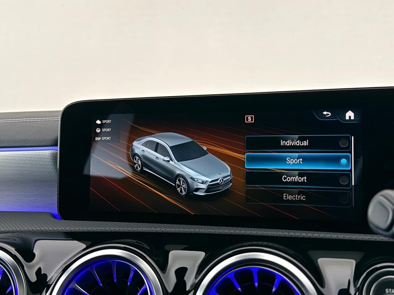 Mercedes-Benz A Class thumbnail Infotainment System