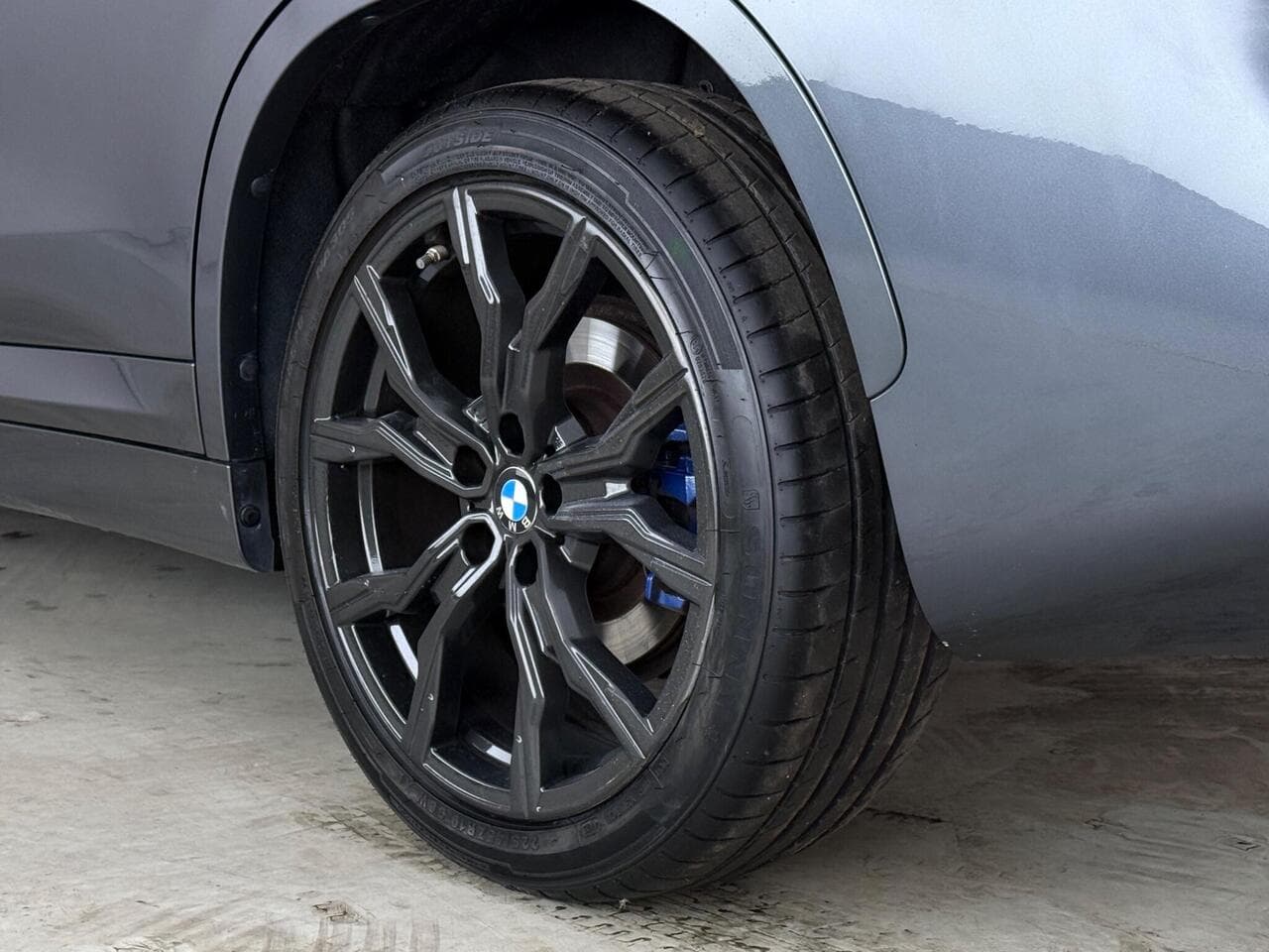 BMW X1 thumbnail Wheel