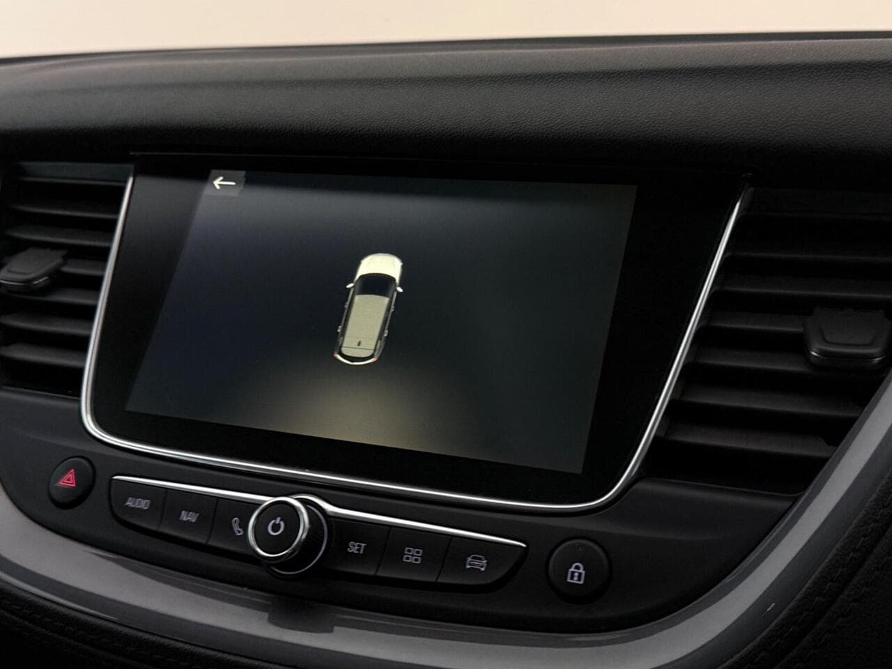 Vauxhall Grandland X thumbnail Infotainment System