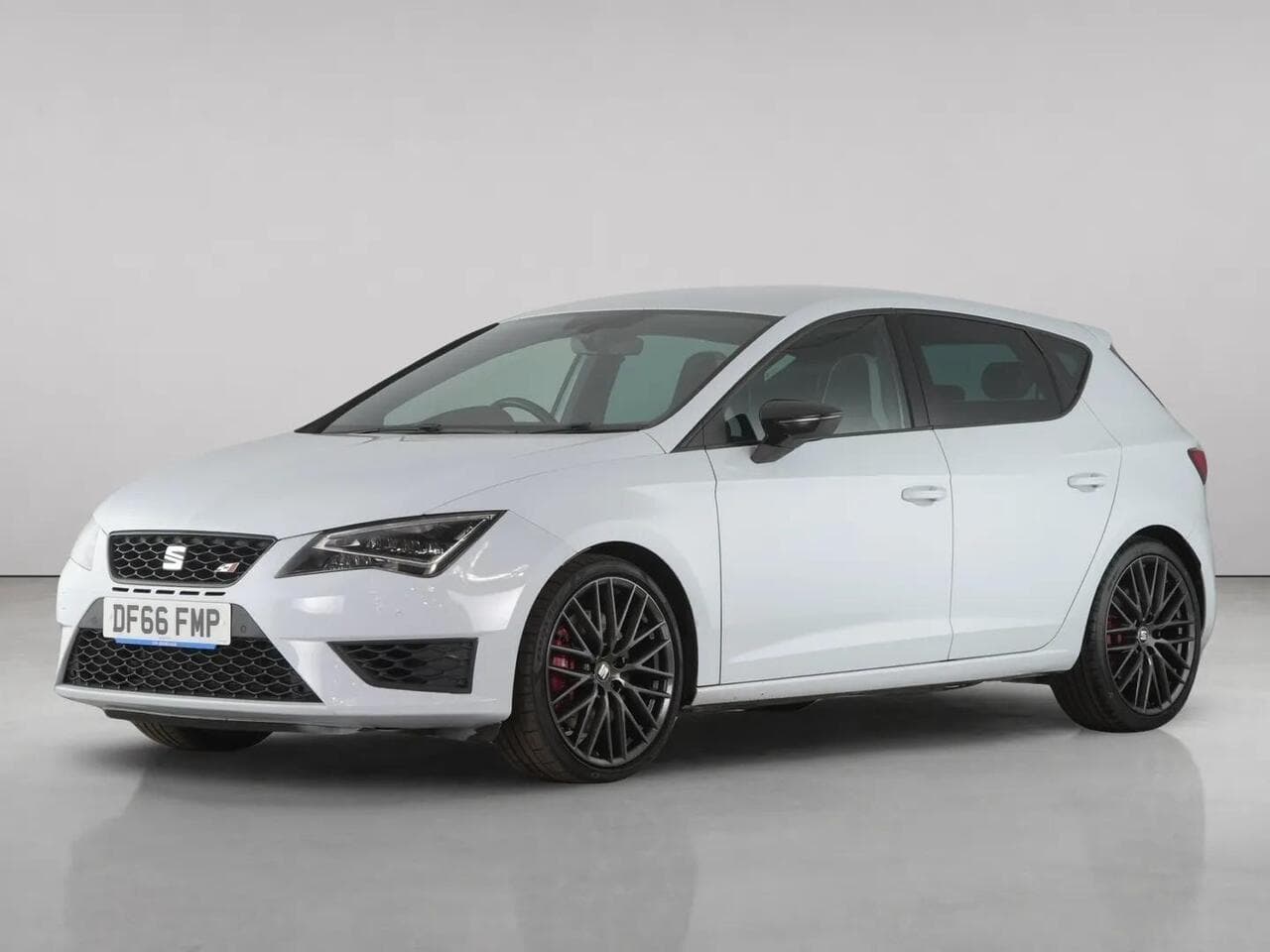 SEAT Leon thumbnail Front Left