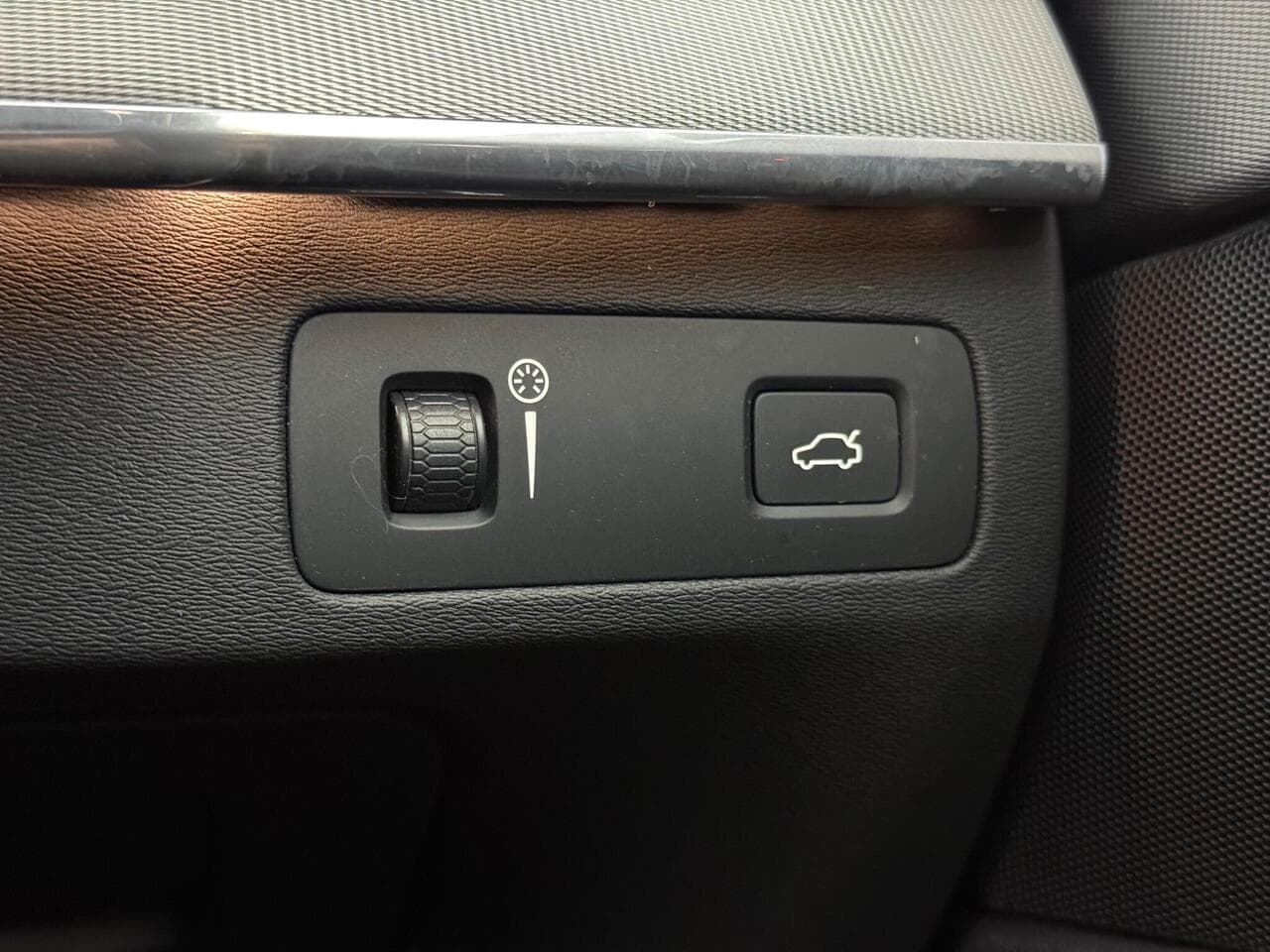 Volvo XC90 thumbnail Misc Controls