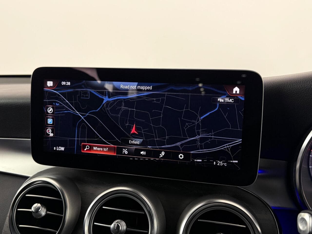 Mercedes-Benz GLC thumbnail Infotainment System