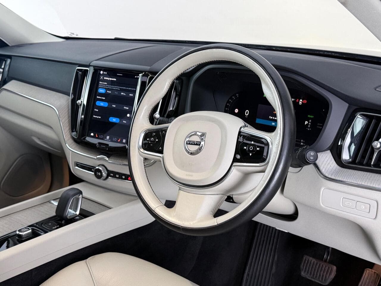 Volvo XC60 thumbnail Steering Wheel