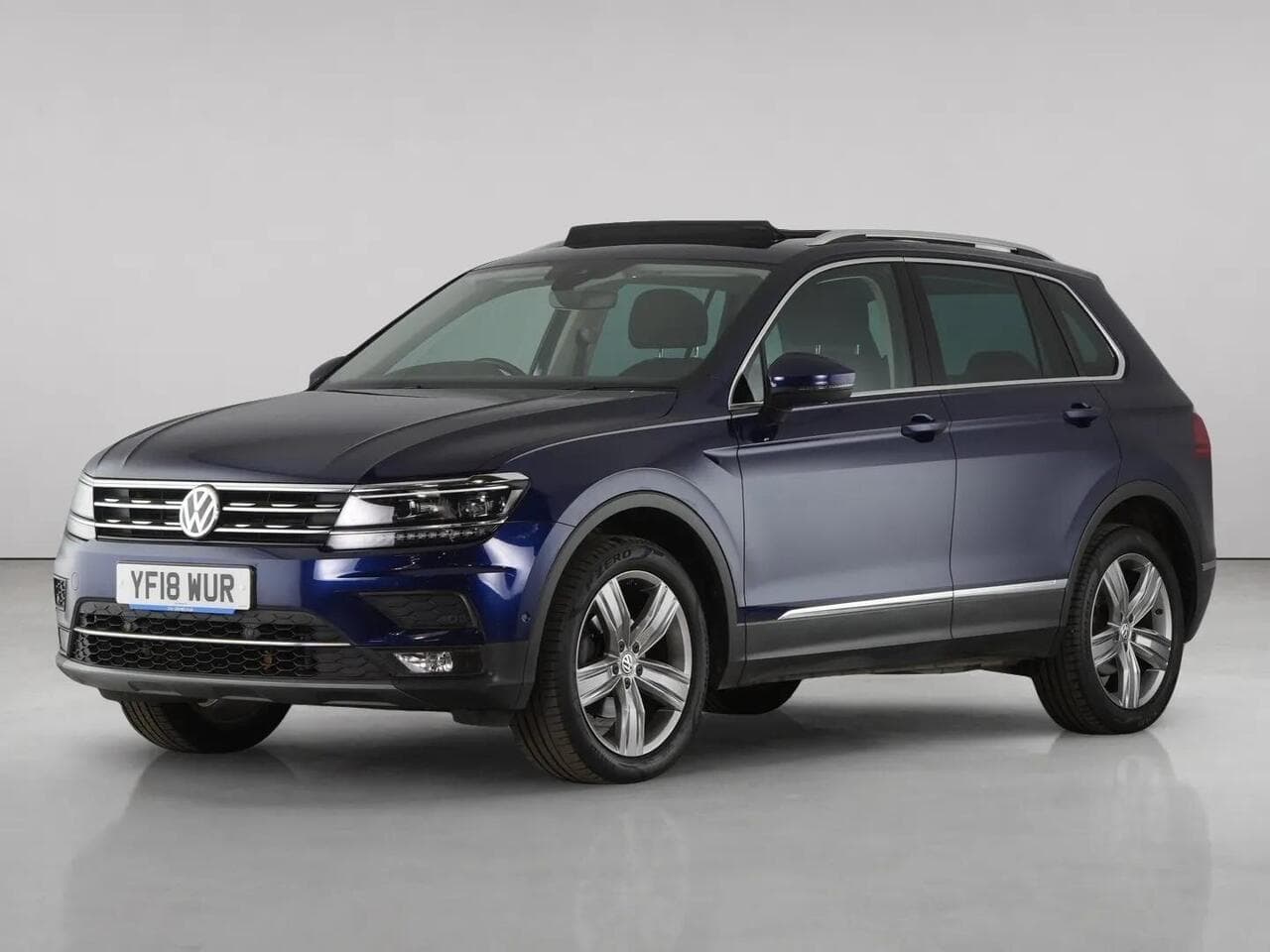 Volkswagen Tiguan thumbnail Front Left