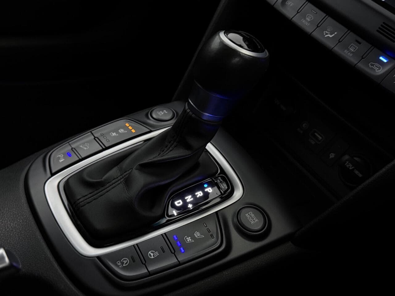 Hyundai KONA thumbnail Interior Front