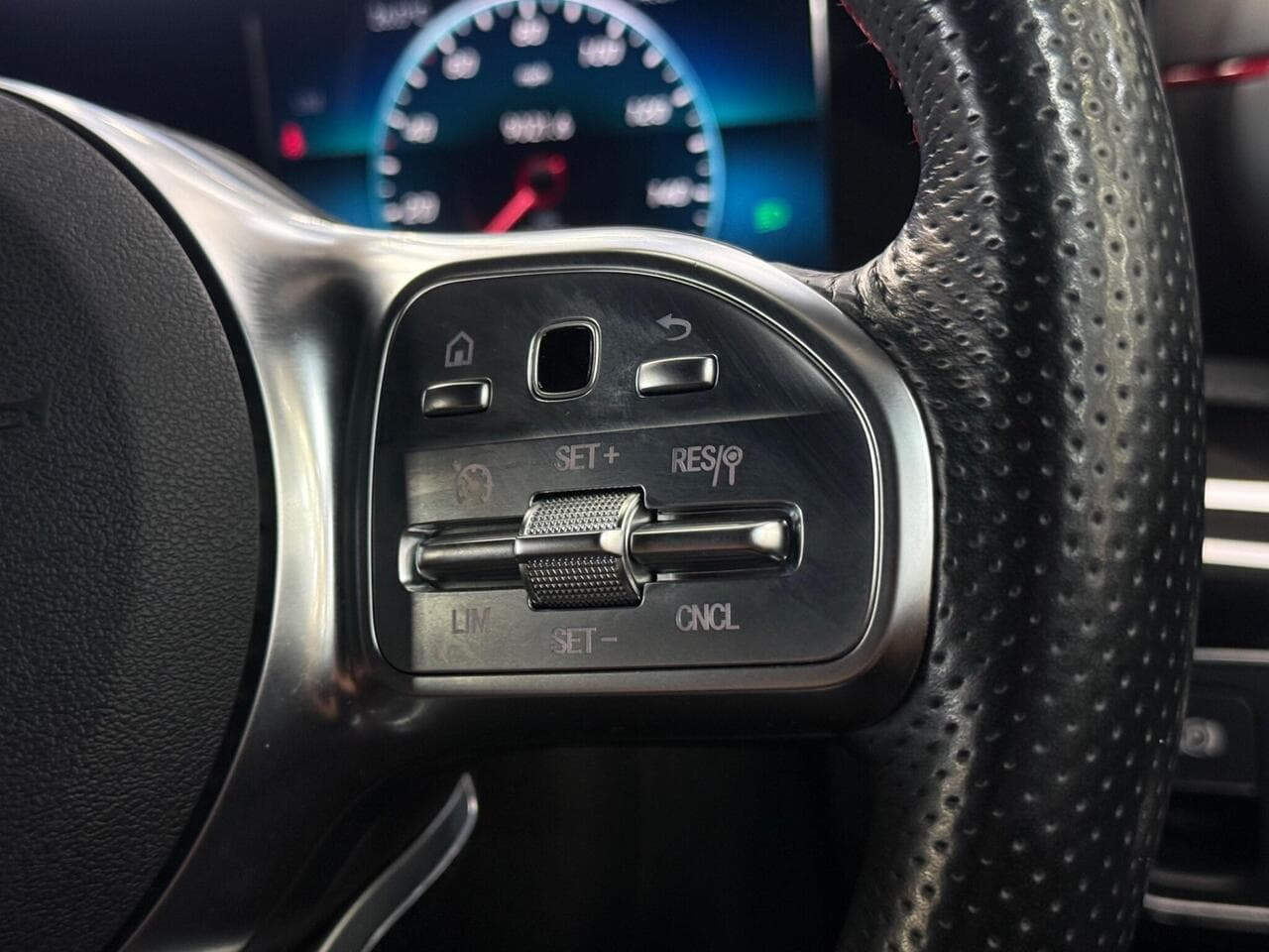 Mercedes-Benz A Class thumbnail Misc Controls