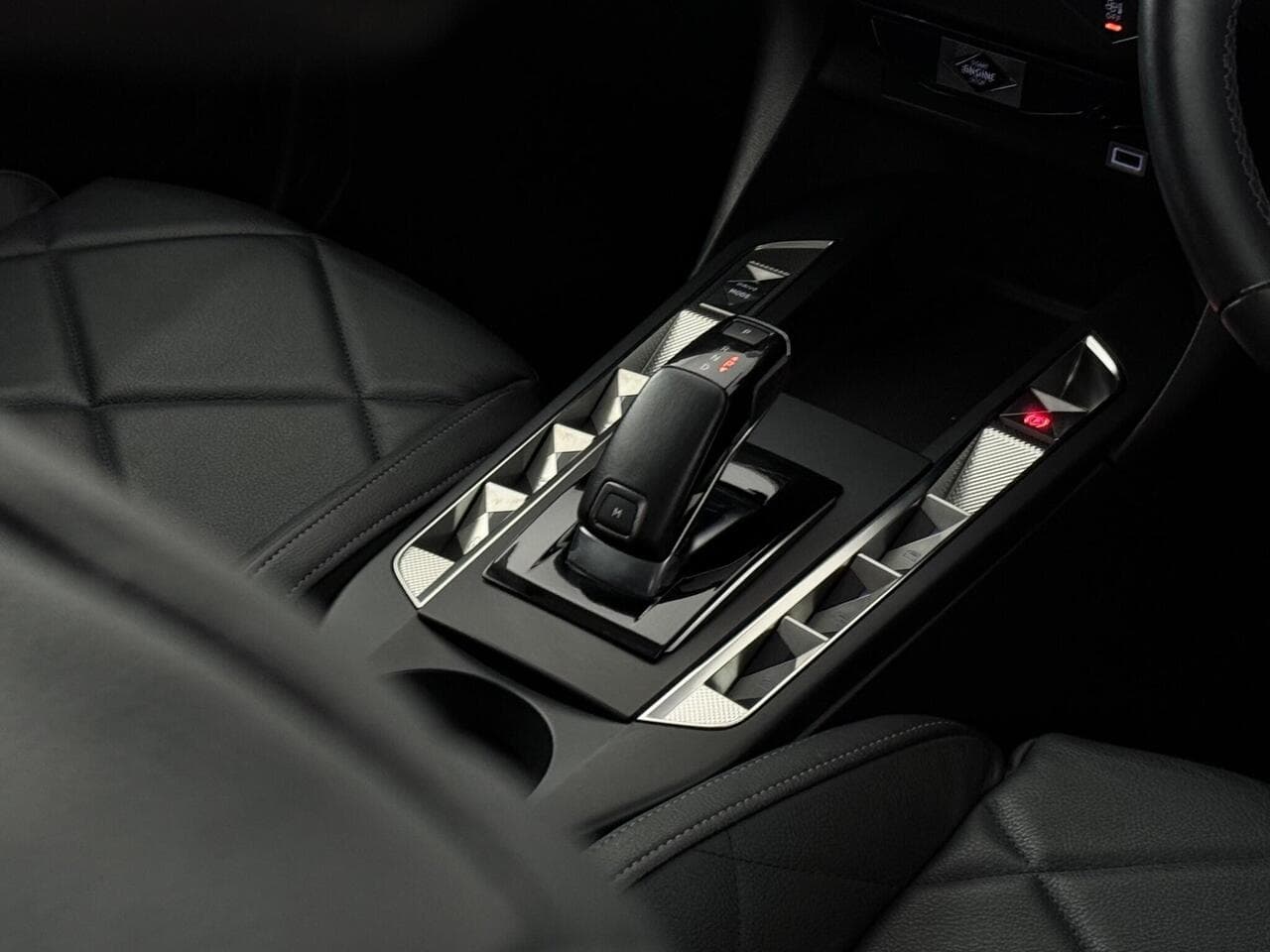 DS AUTOMOBILES DS 3 thumbnail Interior Front