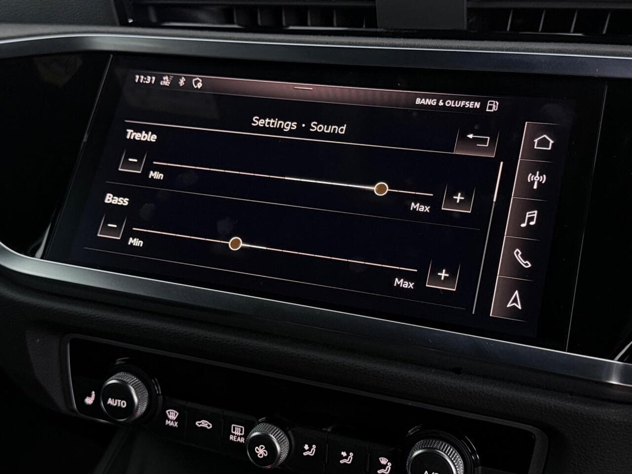 Audi RS Q3 thumbnail Infotainment System