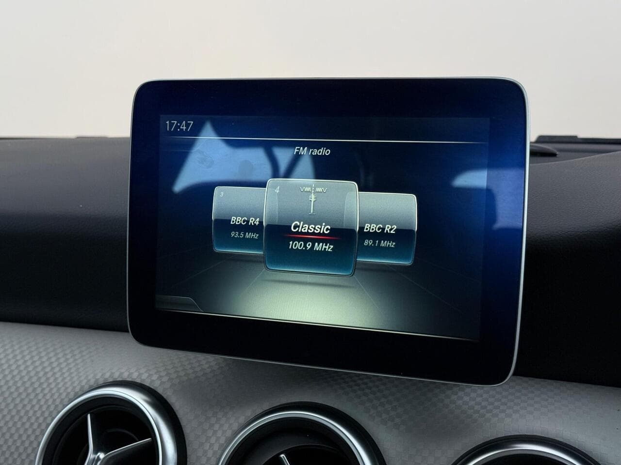 Mercedes-Benz A Class thumbnail Infotainment System