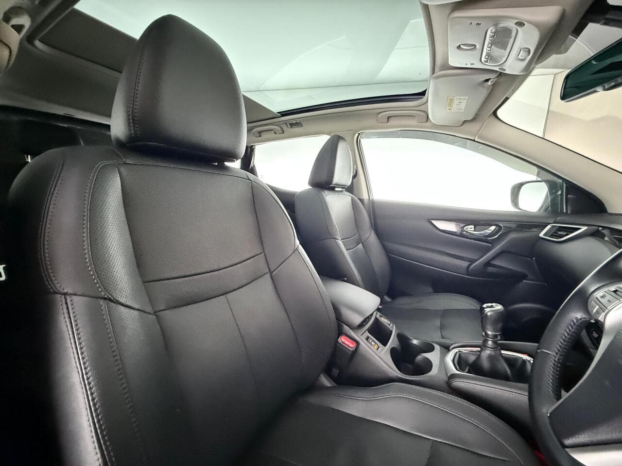 Nissan Qashqai thumbnail Seat Driver