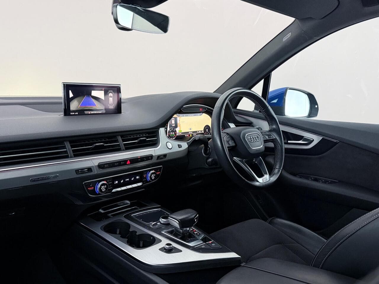 Audi Q7 thumbnail Interior Front