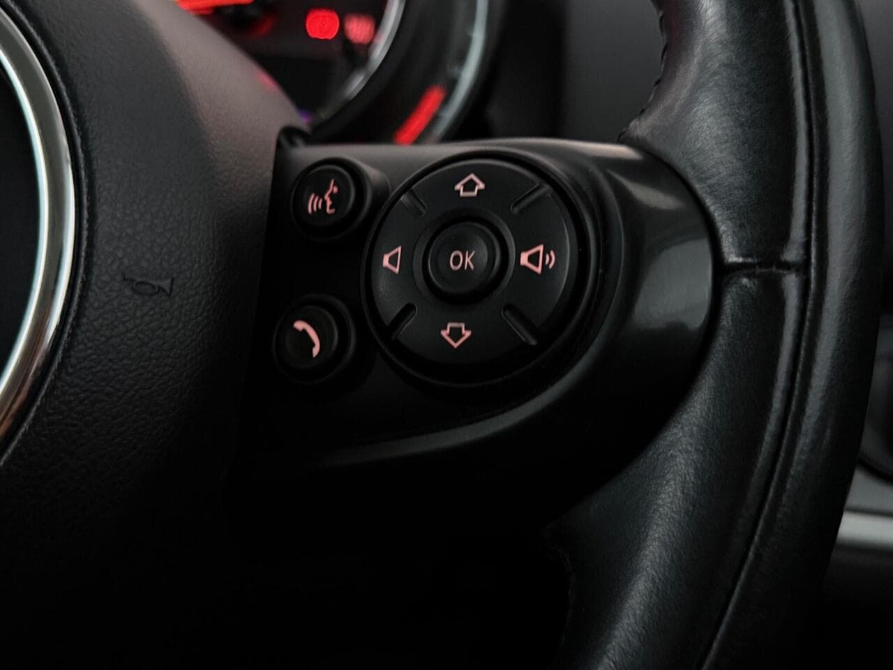 MINI Countryman thumbnail Misc Controls