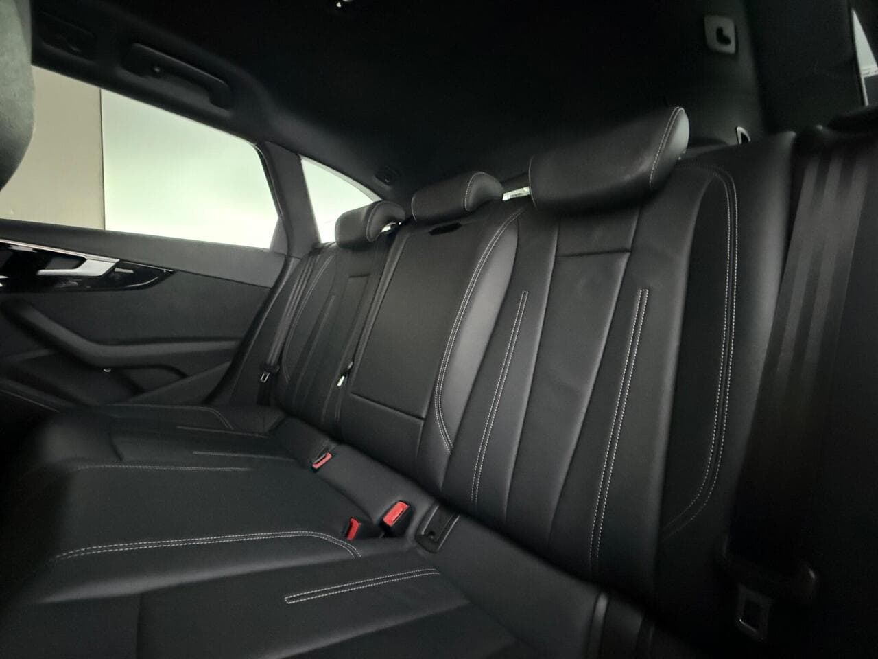 Audi A4 Avant thumbnail Seats Rear
