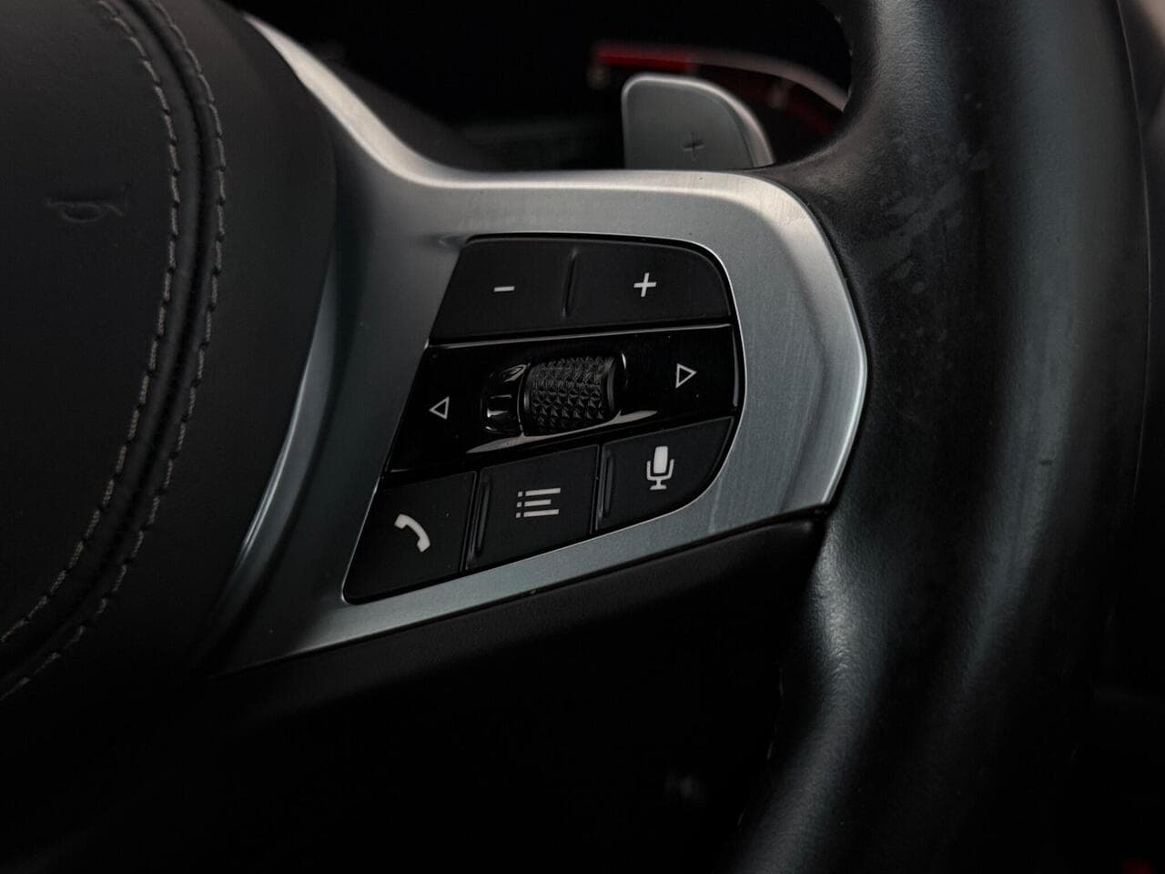 BMW 8 Series Gran Coupe thumbnail Misc Controls