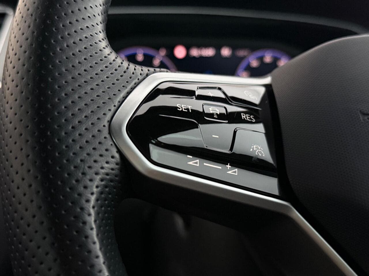 Volkswagen Tiguan thumbnail Misc Controls