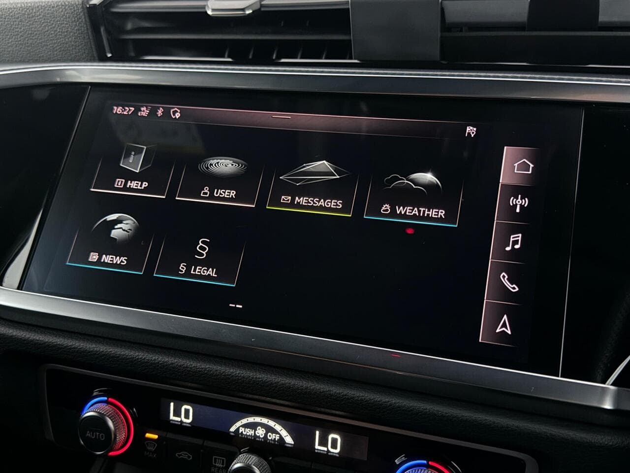 Audi Q3 thumbnail Infotainment System