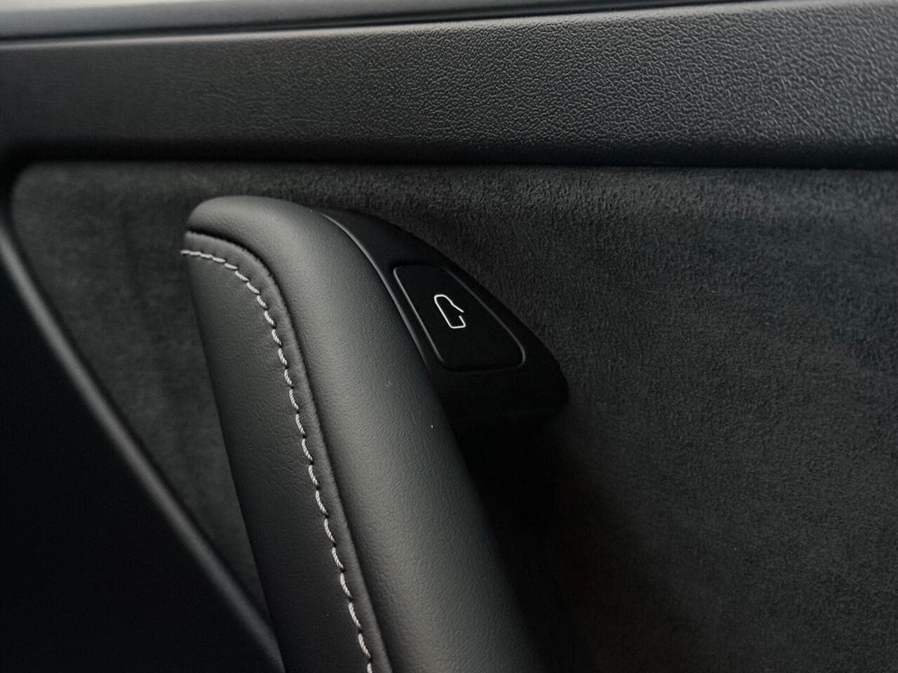 Tesla Model Y thumbnail Misc Controls
