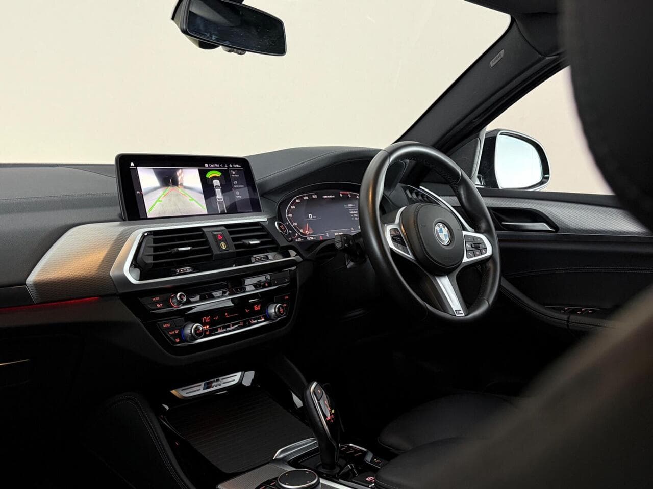 BMW X4 thumbnail Interior Front