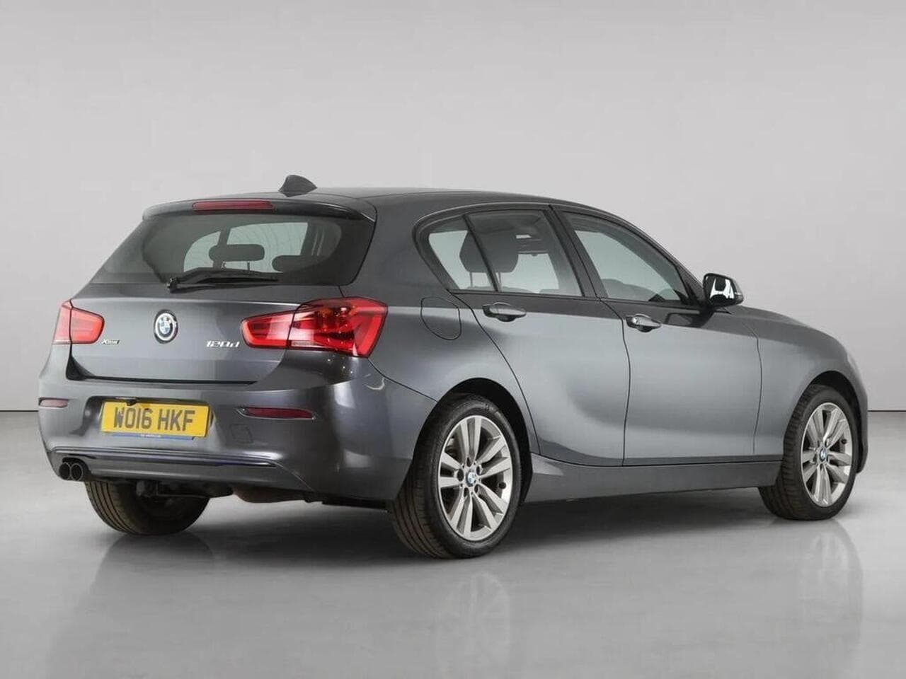 BMW 1 Series thumbnail Rear Right