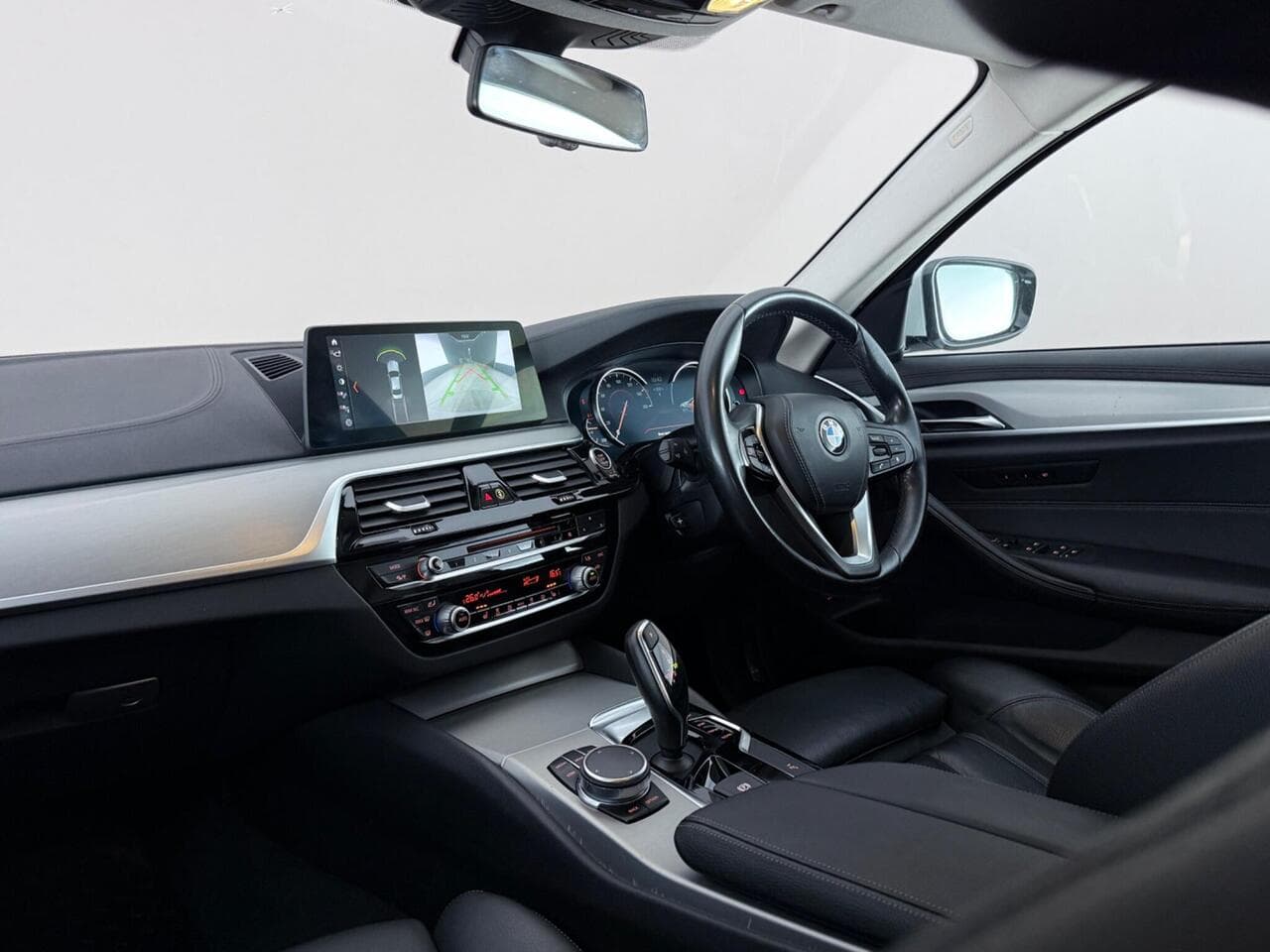 BMW 5 Series thumbnail Interior Front