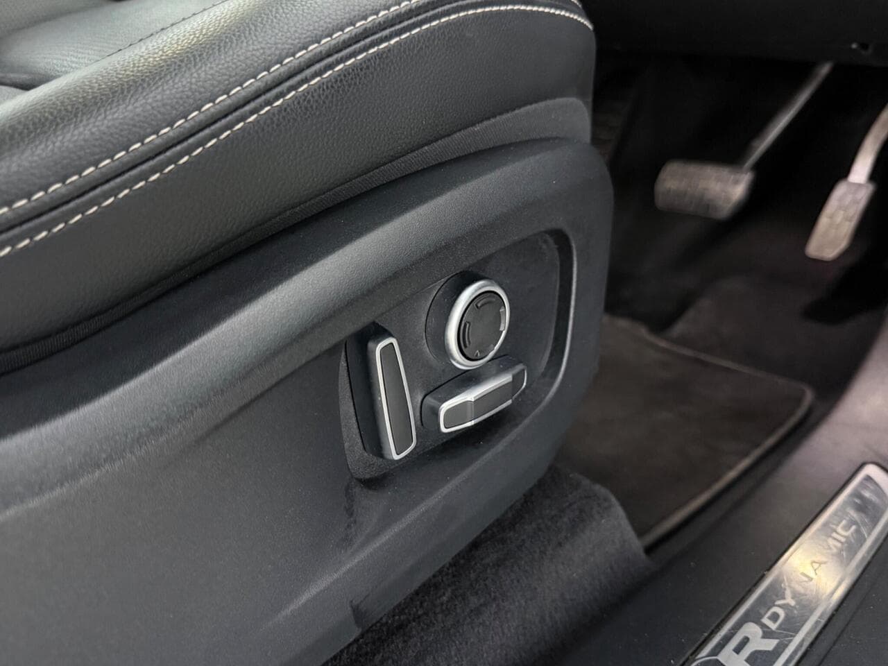 Jaguar F-PACE thumbnail Misc Controls