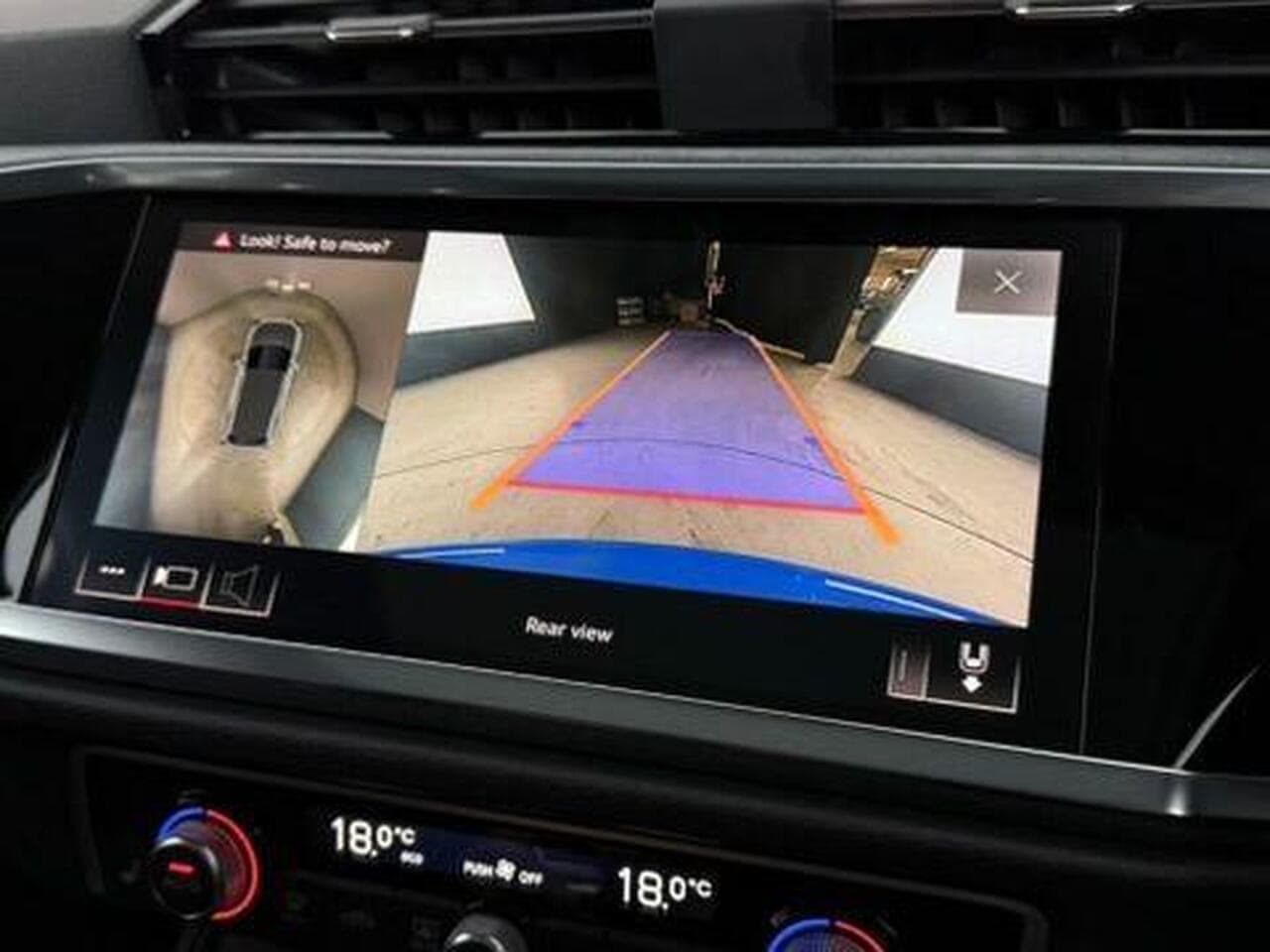Audi Q3 thumbnail Infotainment System