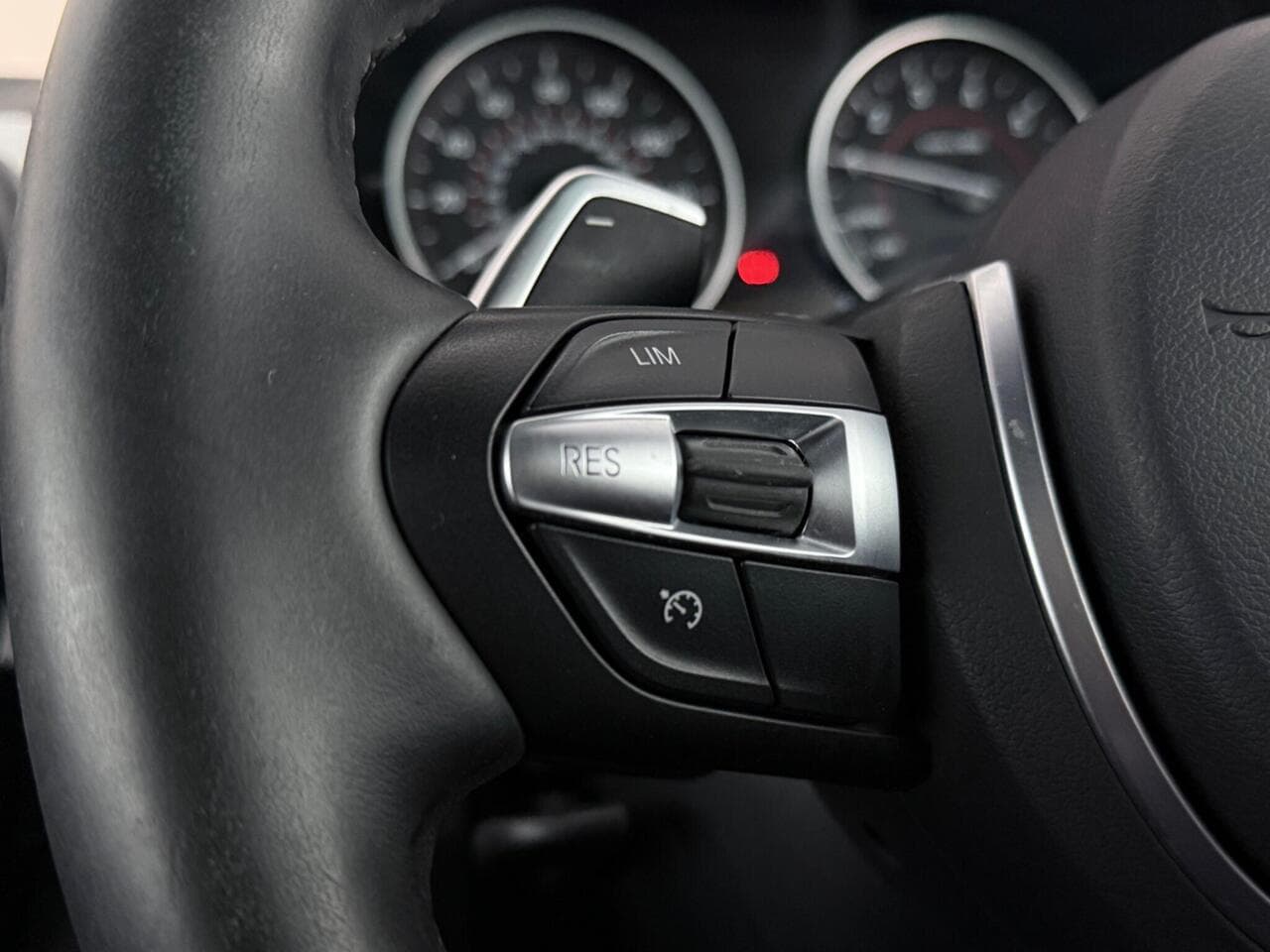 BMW 4 Series thumbnail Misc Controls