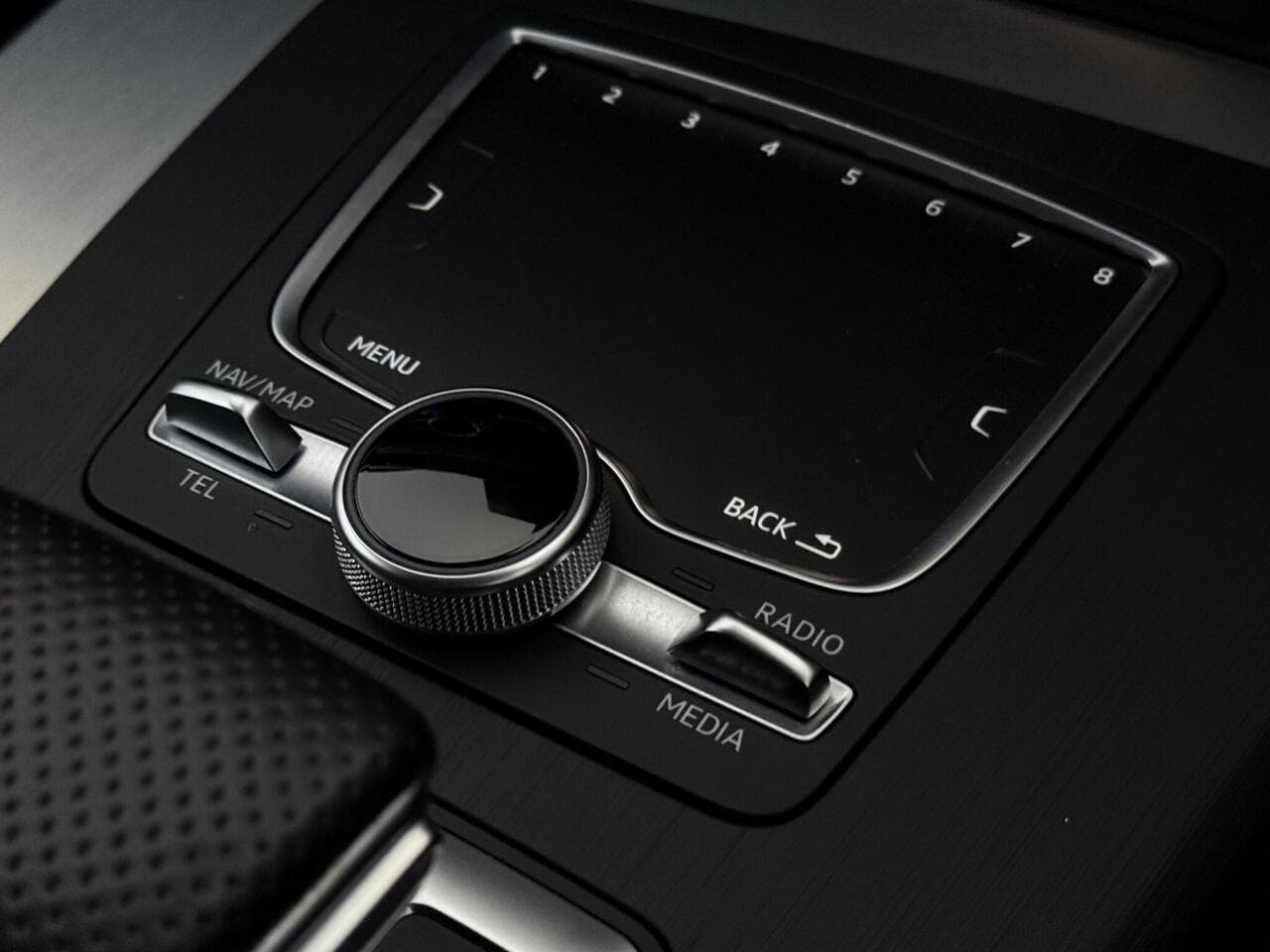 Audi Q5 thumbnail Misc Controls