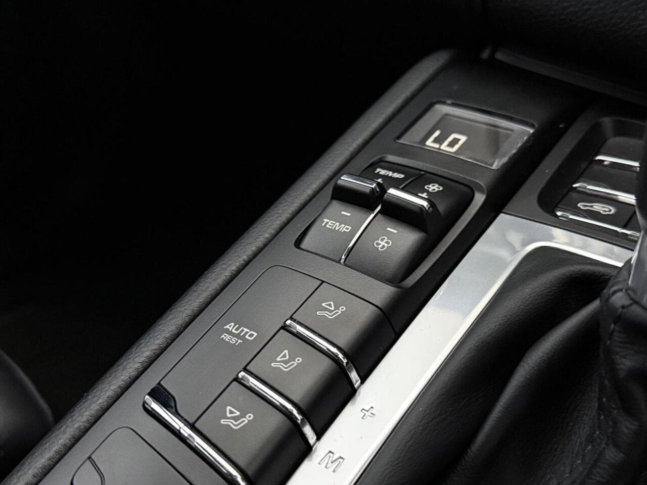 Porsche Macan thumbnail Inconclusive