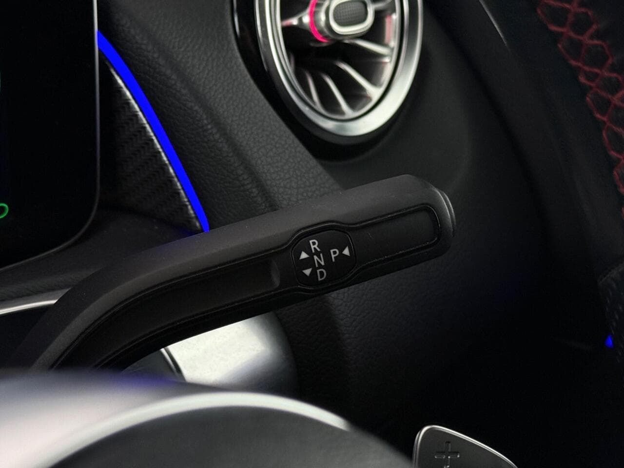 Mercedes-Benz GLB thumbnail Misc Controls