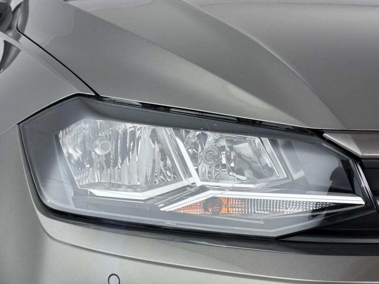 Volkswagen Polo thumbnail Lights Front