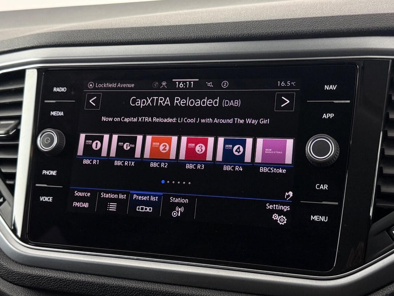 Volkswagen T-Roc thumbnail Infotainment System