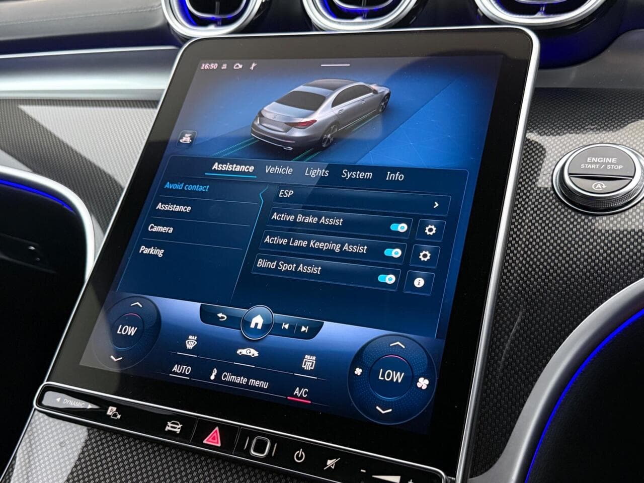 Mercedes-Benz C Class thumbnail Infotainment System