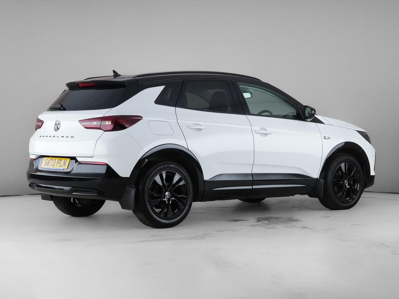 Vauxhall Grandland thumbnail Rear Right