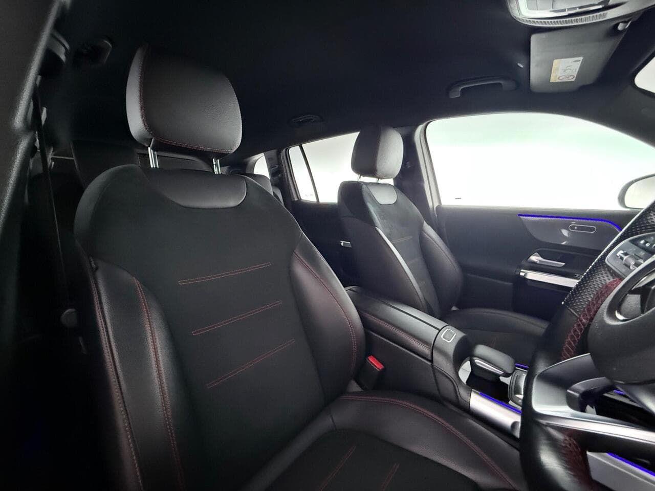 Mercedes-Benz GLB thumbnail Seat Driver