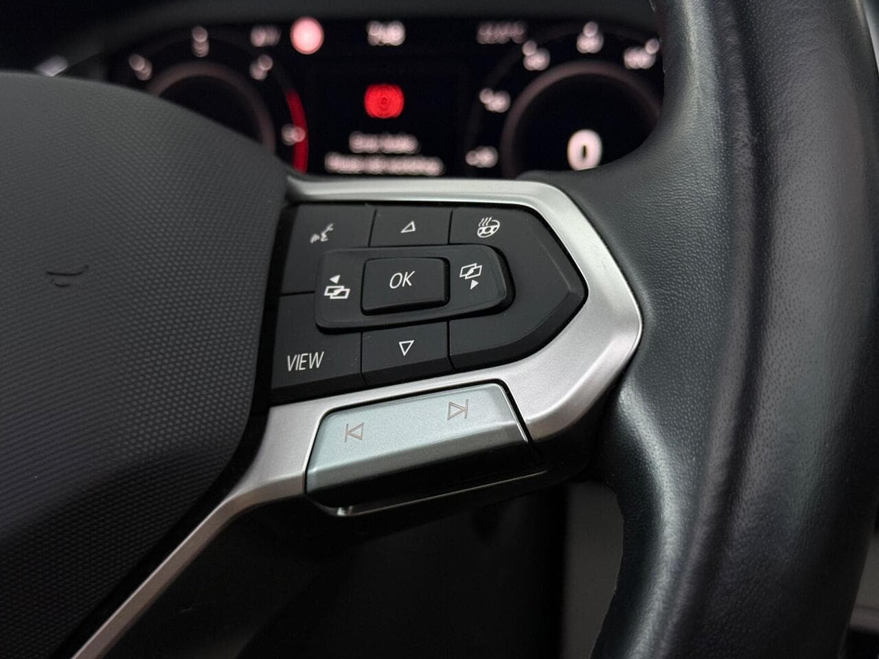 Volkswagen Tiguan Allspace thumbnail Misc Controls