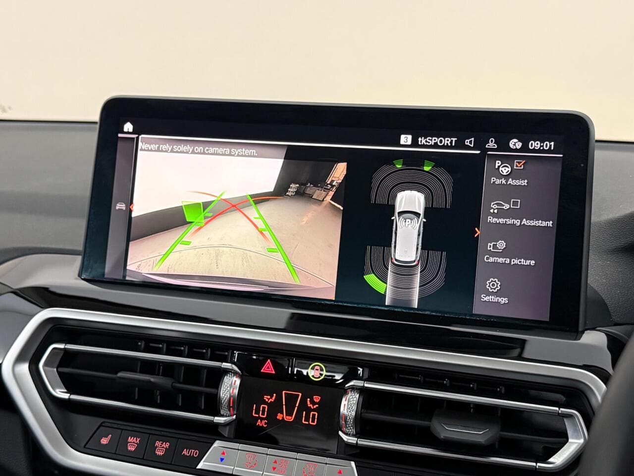 BMW X3 thumbnail Infotainment System