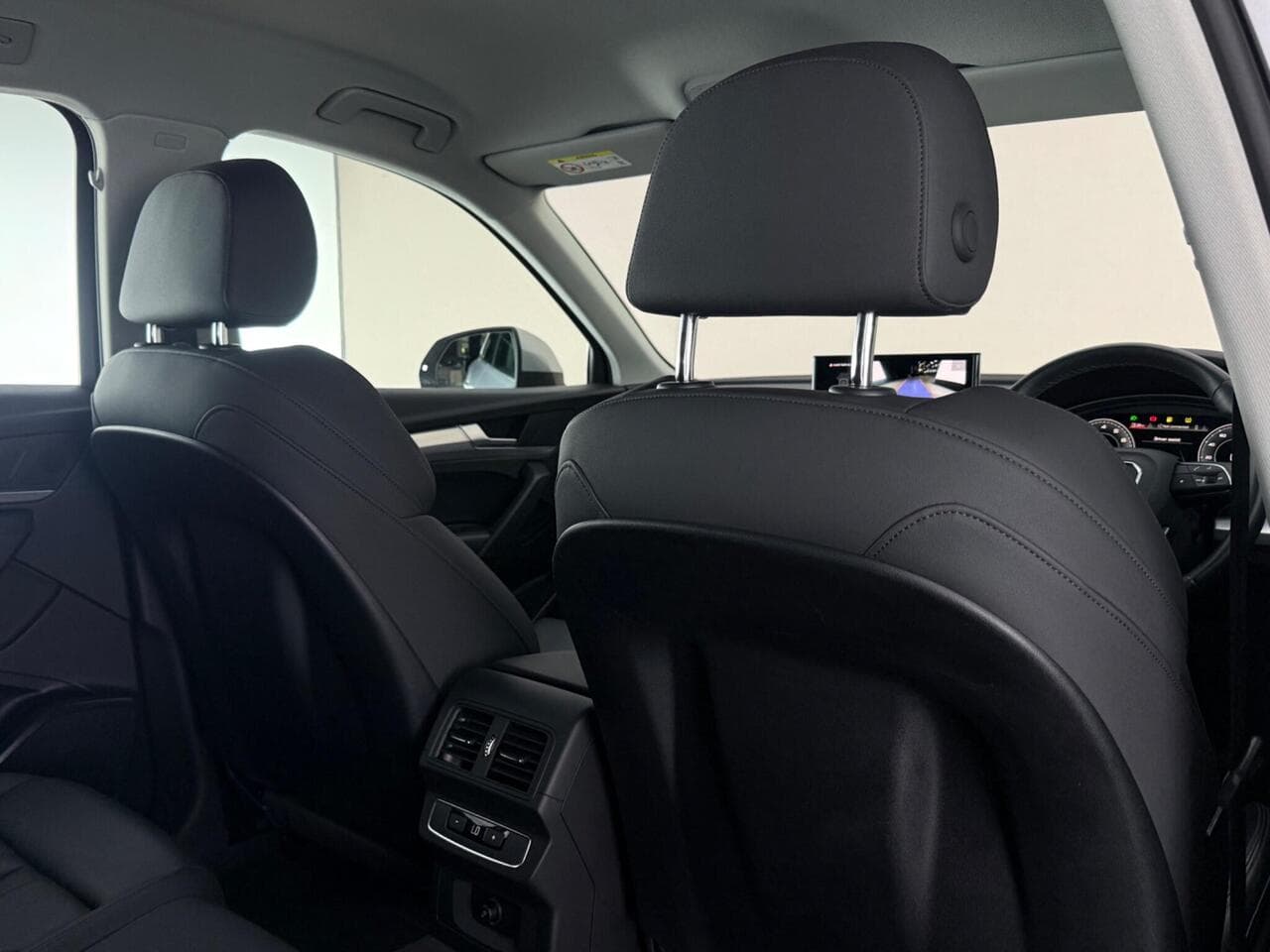 Audi Q5 thumbnail Seats Rear
